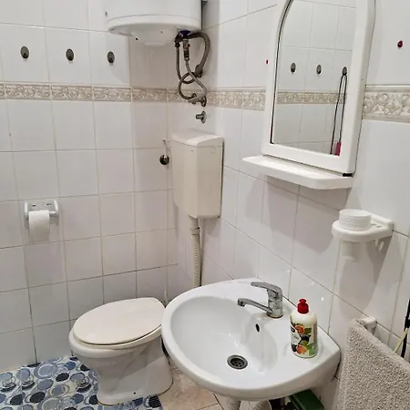 Mainstreet Apartment *